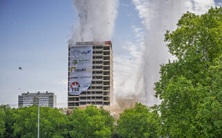 Sprengung des dritten Weißen Riesen erfolgreich