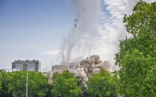 Sprengung des dritten Weißen Riesen erfolgreich