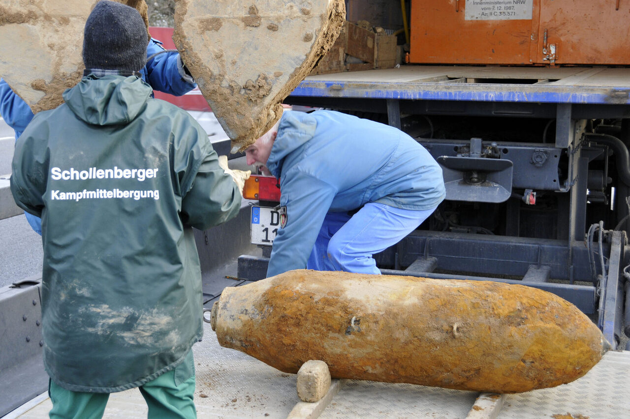 Abtransport einer entschärften Bombe