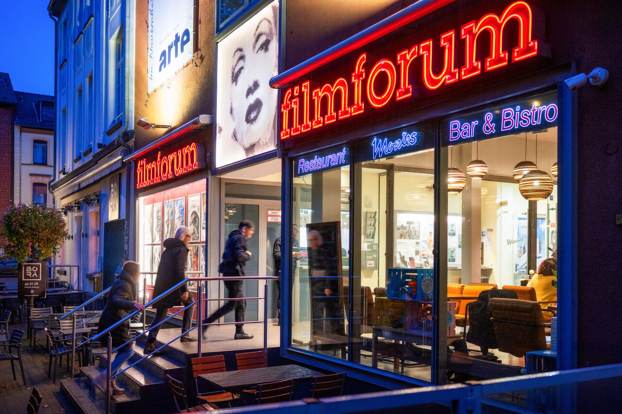 Das filmforum zieht auch heute noch viele Kulturinteressierte an den Dellplatz.