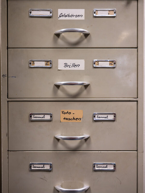 Ordnung muss sein: Häufige Fundsachen haben eigene Schubladen.