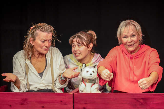 Kom'ma Theater