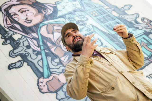 Endstation des Land- und Street-Art-Rundgangs unter der A59 am Heimat-Graffiti-Projekt.