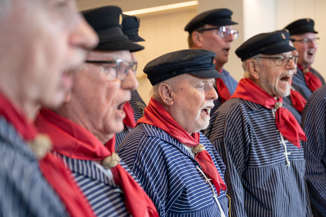 Outfit macht Leute - trotz der stilchten Matrosen-Optik haben nur wenige Sänger wirkliche Hochsee-Erfahrung