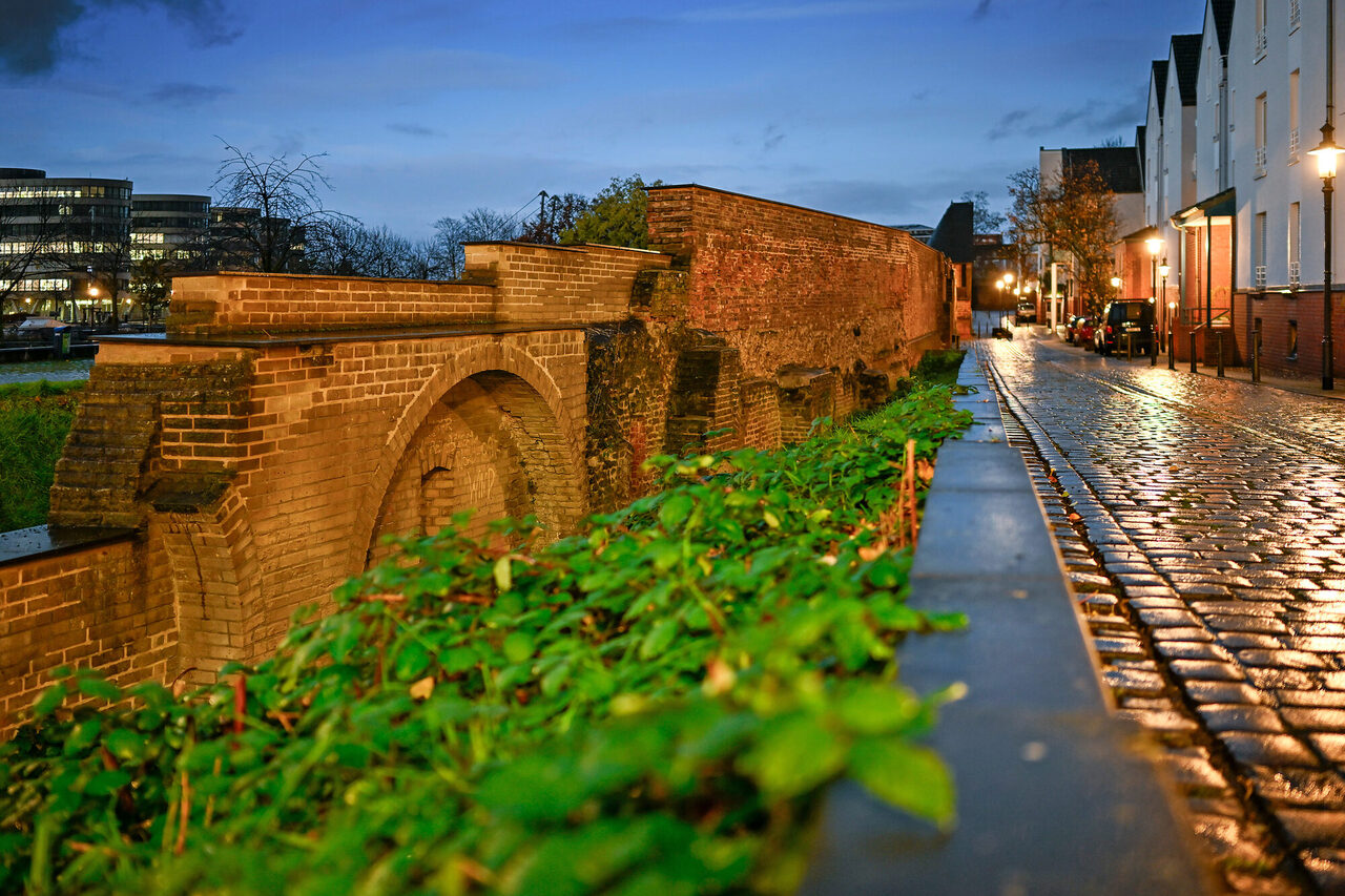 Die historische Stadtmauer ist für Archäologen auch heute noch ein begehrtes Forshcunsgobjekt