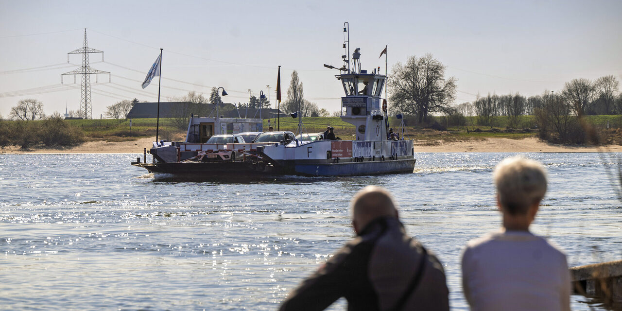 Rheinfähre Walsum
