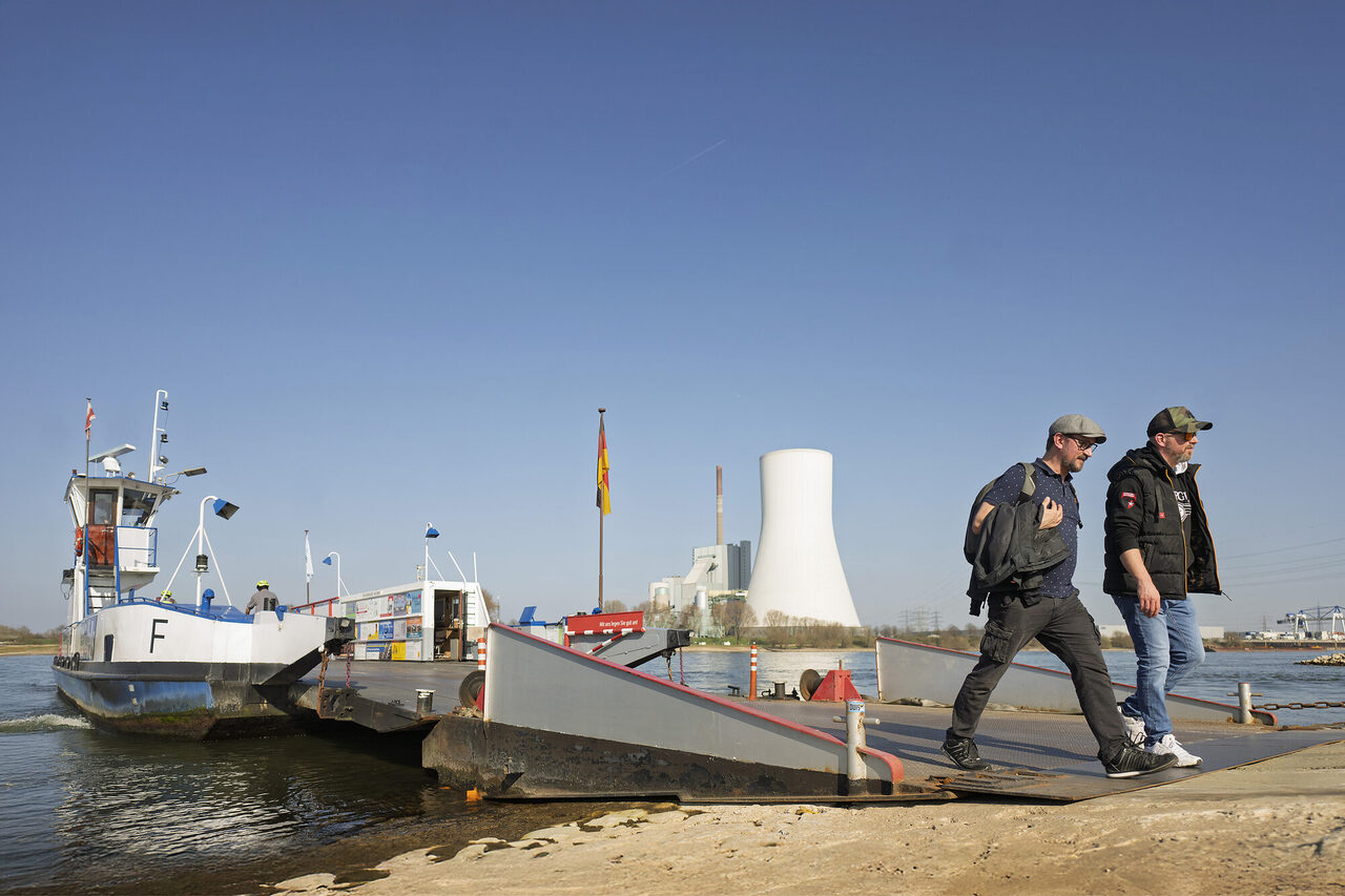 Je nach Hochwasserlage steuert die "Glück auf" verschiedene Anleger an.