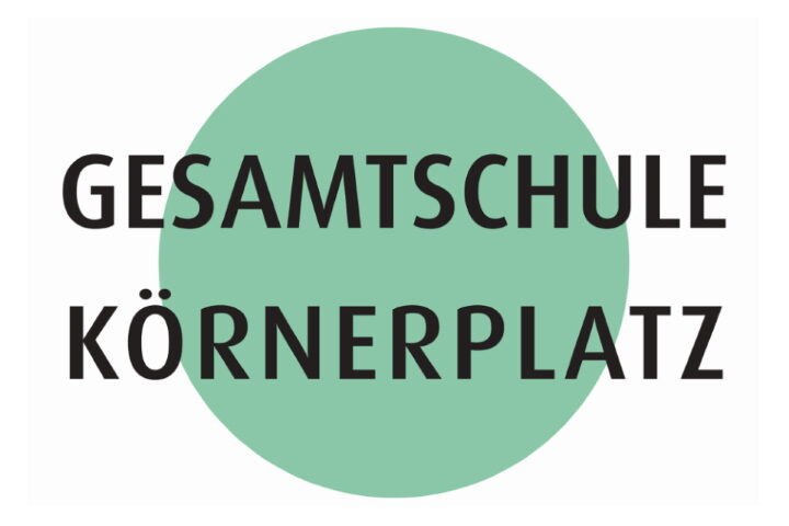 Grüner Kreis mit schwarzen Schriftzug Gesamtschule Körnerplatz