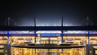 MSV Stadion bei Dunkelheit illuminiert