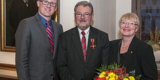 Oberbürgermeister Sören Link mit Johannes und Ellen Pflug