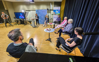 Auf dem Podium wurde lebhaft diskutiert.