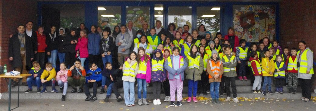 Personengruppe mit Warnwesten