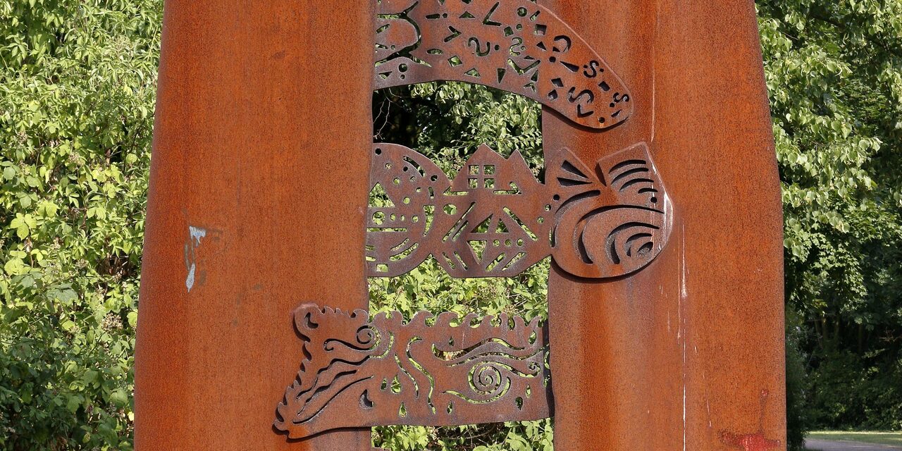 Skulptur des Dialogs auf dem Marxloher Skulpturenweg