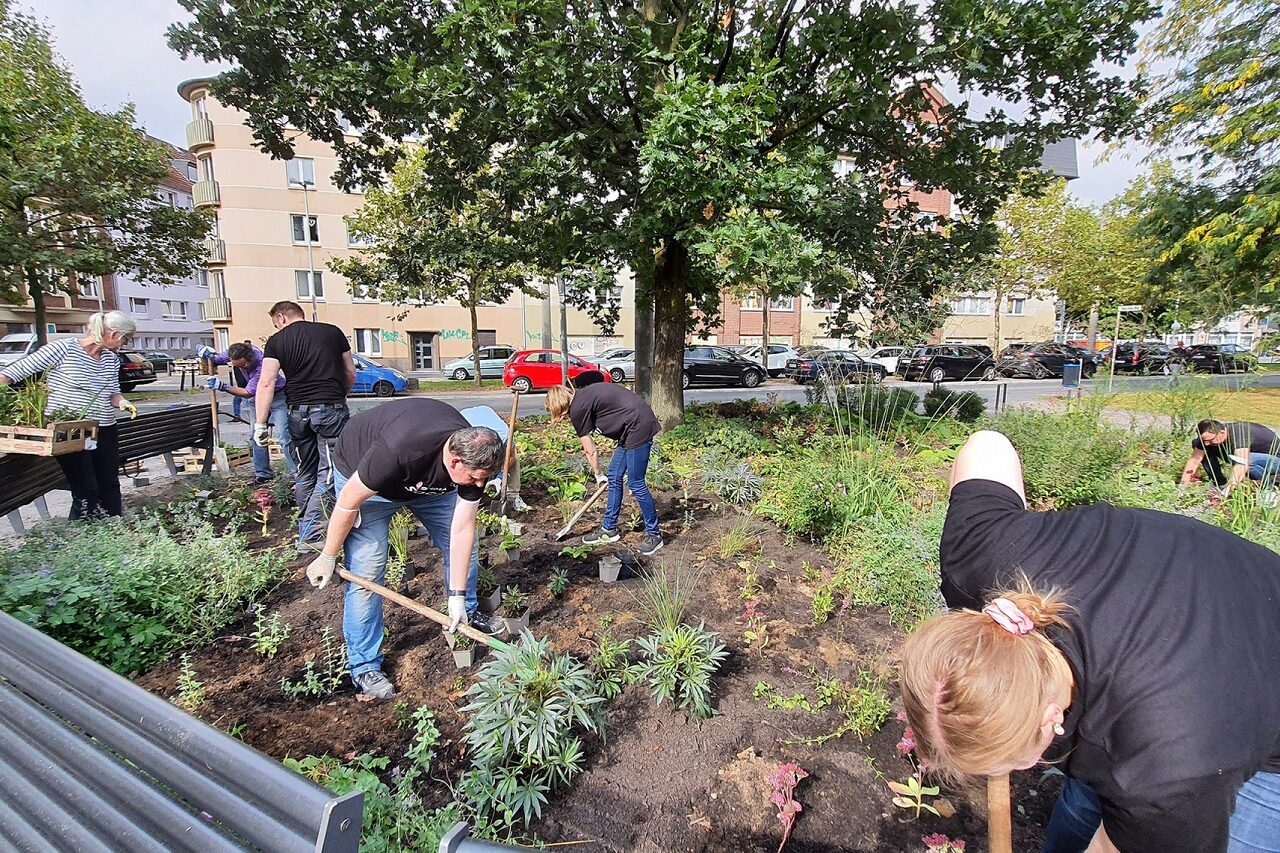 Mitarbeiterinnen und Mitarbeiter von Shimadzu und Kants Garten