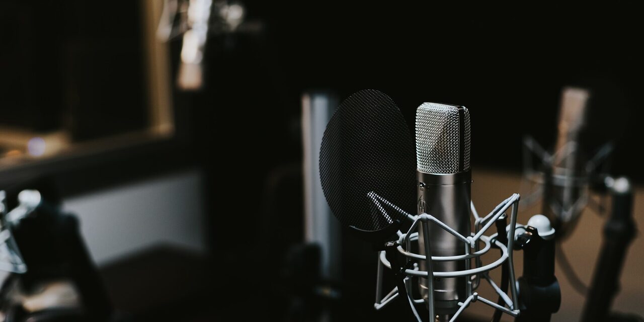 Kondensatormikrofon im Studio