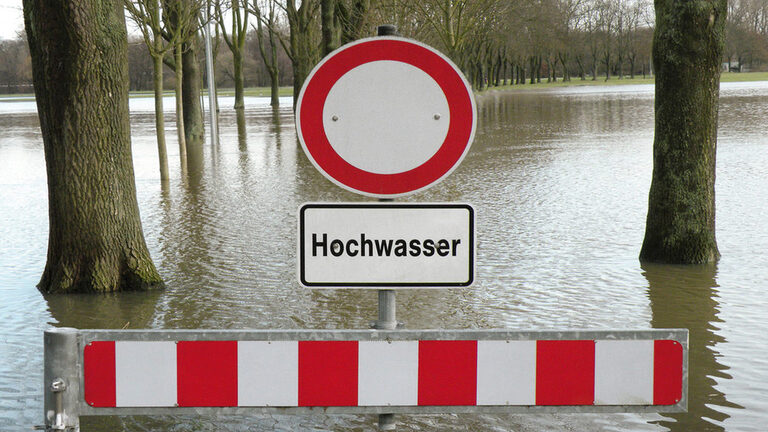 Hochwasser Schild