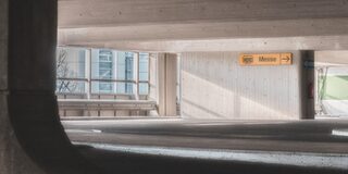 Eingang der Berufsinformationstage (Symbol)