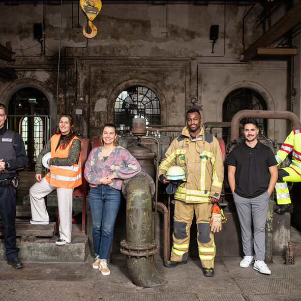 Verschiedene Menschen, die Verschiedene Berufsfelder verdeutlichen