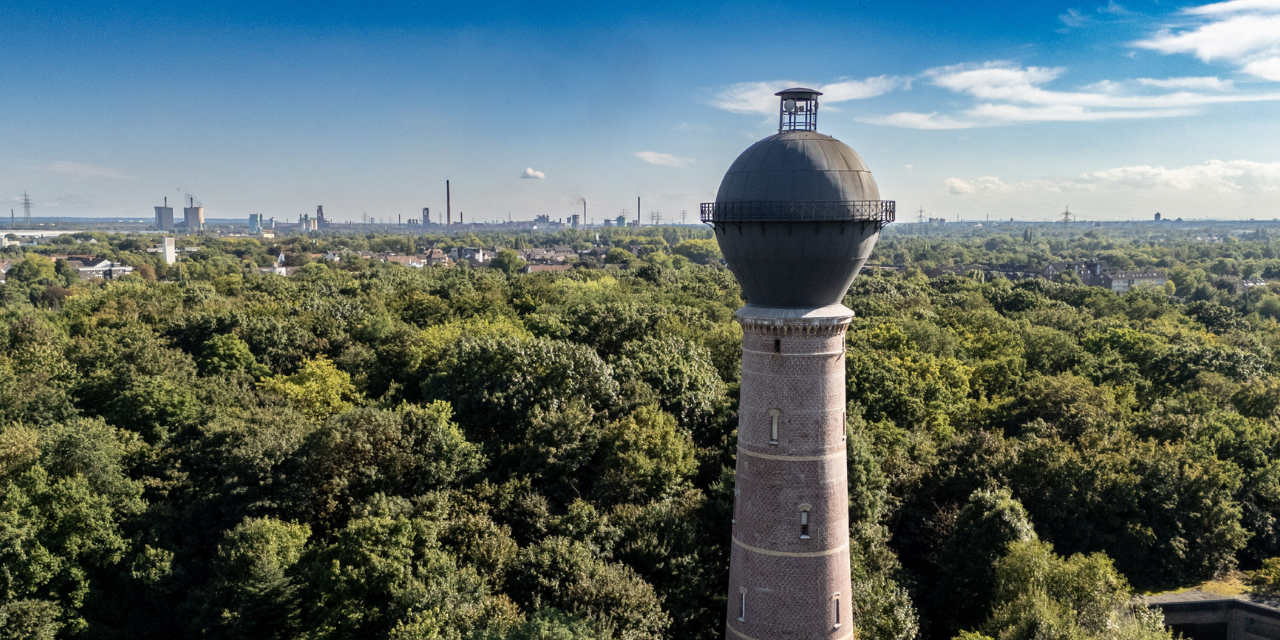 Blick auf den Wasserturm Bergheim