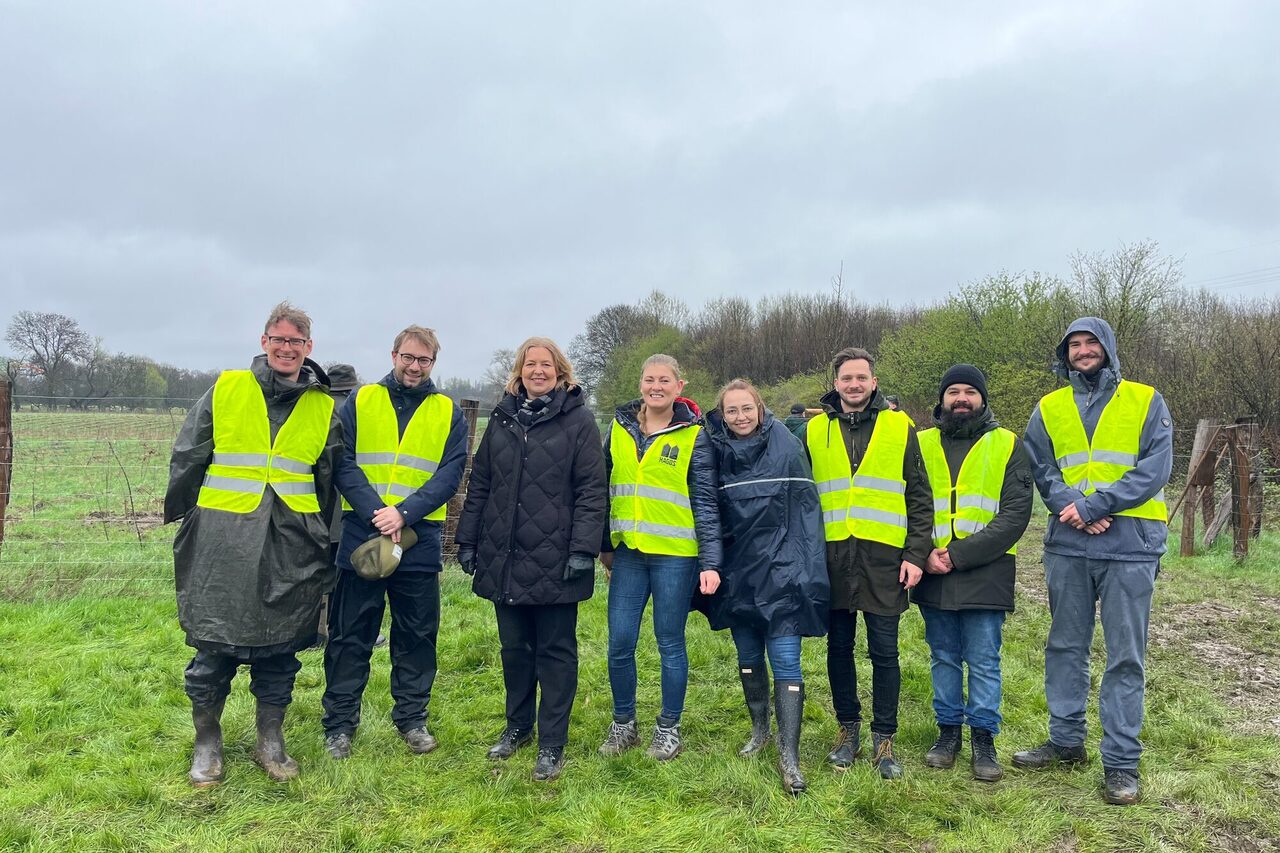 Bundestagspräsidentin Bärbel Bas mit Mitarbeitenden der Stabsstelle Klimaschutz und des Umweltamtes