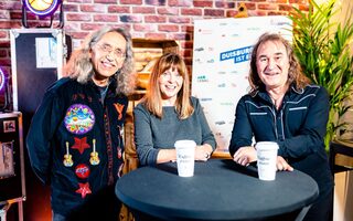 Stream in den Mai - „Let The Music Play“ 2021 im Studio Duisburg - Foto: Gruppe C Photography

+ + + Ausstrahlung am 30. April, um 19 Uhr über den YouTube Kanal der Stadt Duisburg + + +