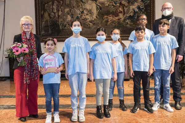 Heimat-Preis 2021 junge Preisträger mit OB Link