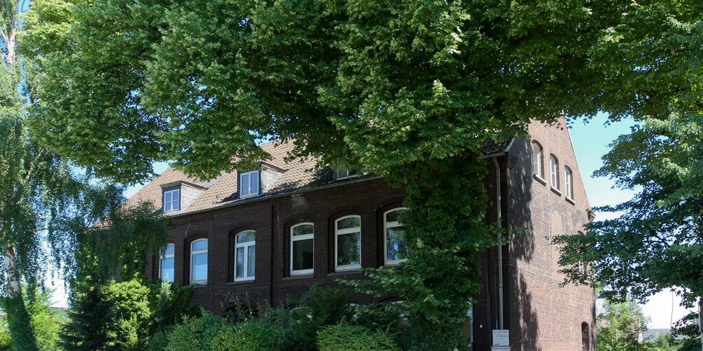 Künstlerhaus Baerl von der Straße aus gesehen