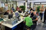 Reparieren statt Konsumieren - im Repaircafe werden defekte Geräte wieder instand gesetzt.
