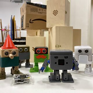 Die interaktiven Otto Roboter kann jeder zusammenbauen