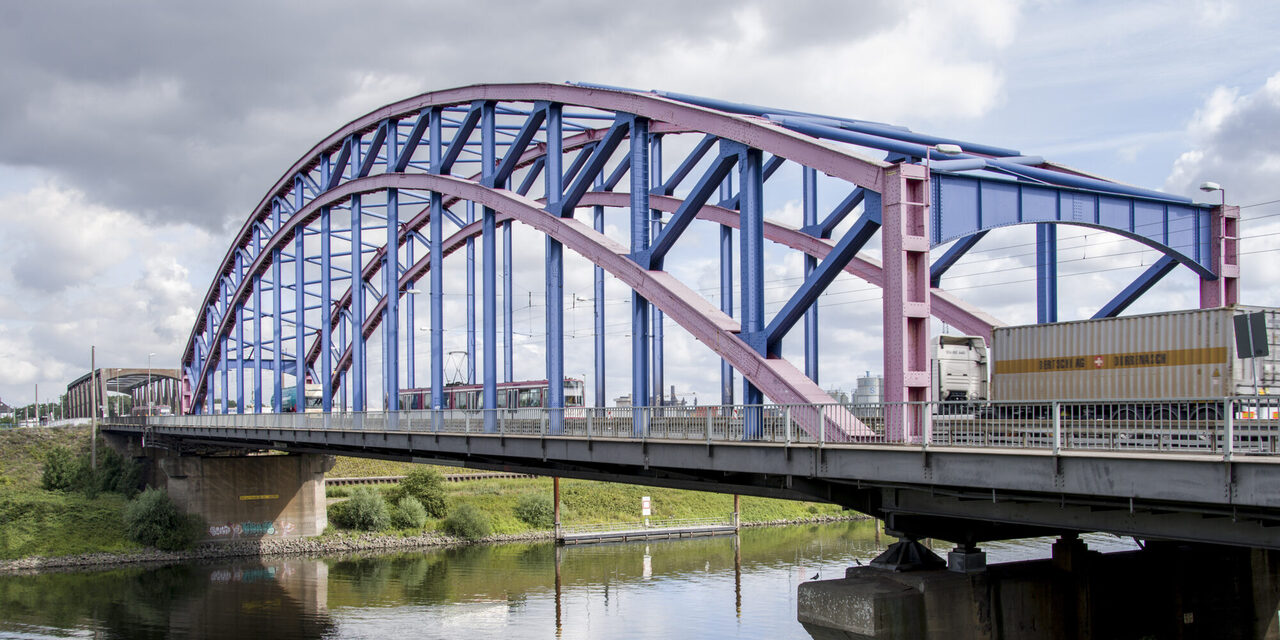 Oberbürgermeister-Karl-Lehr-Brückenzug