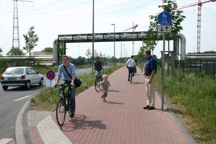 Bild von einem Geh- und Radweg