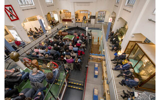 Blick auf die Damenbadehalle