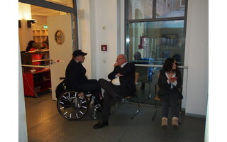 Ratsherr Wörmann im Gespräch mit einem Teilnehmer