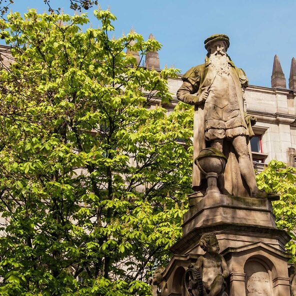 Rathaus Duisburg, Mercatorbrunnen