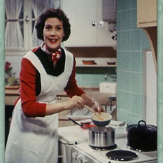 Frau Renate aus der Dr. Oetker Werbung