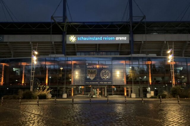 Der Eingangsbereich der "schauinsland reisen arena"