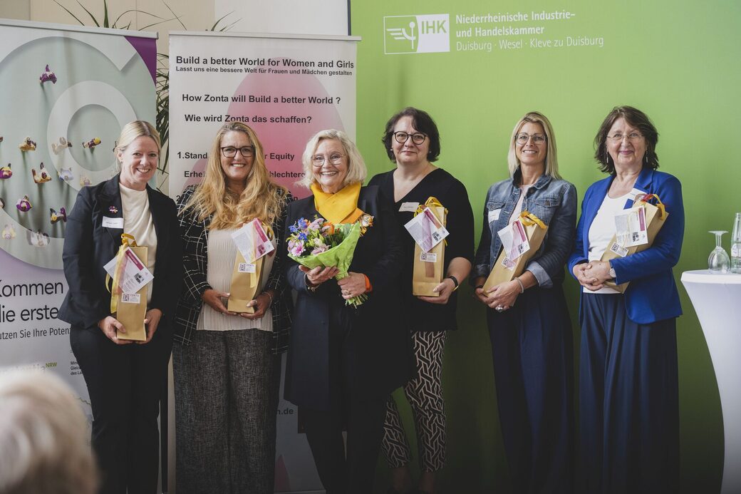 Vorstellung des Booklets - Gruppenbild