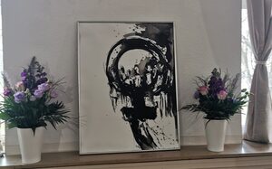 Blumen neben dem von Mauga gemalten Frauenzeichen