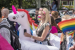 Ein aufgeblasenes Einhorn beim CSD 2021