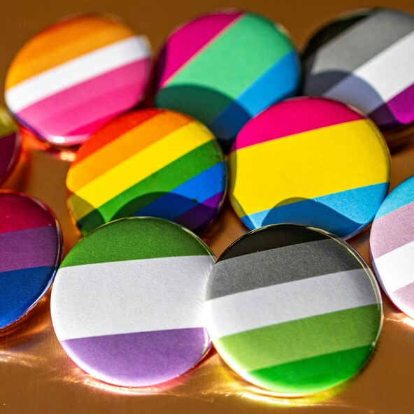 Buttons mit verschiedenen Pride-Flaggen