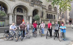 Treffen der Radler vor dem Rathaus