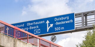 Beeckerwerth - Ausfahrtschild auf der Autobahn 42