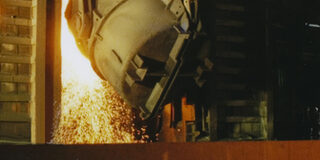 Abgießen heißen Stahls