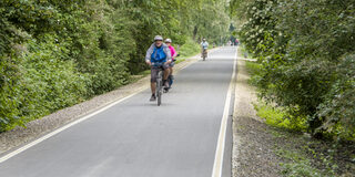 Fahrradfahren in Duisburg - Grüner Pfad im Bereich des Landschaftspark Duisburg-Nord