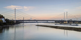 Rheinbrücke Neuenkamp