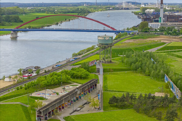 RheinPark mit seinen Wiesenschollen