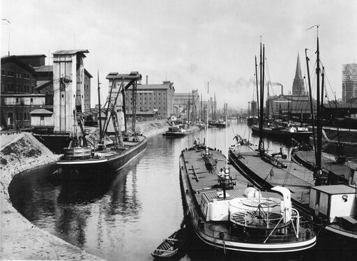 De binnenhaven van Duisburg rond 1902