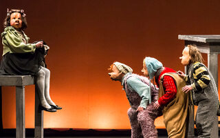 FAMILIE FLÖZ, bezetting: Björn Leese, Benjamin Reber, Hajo Schüler, Michael Vogel