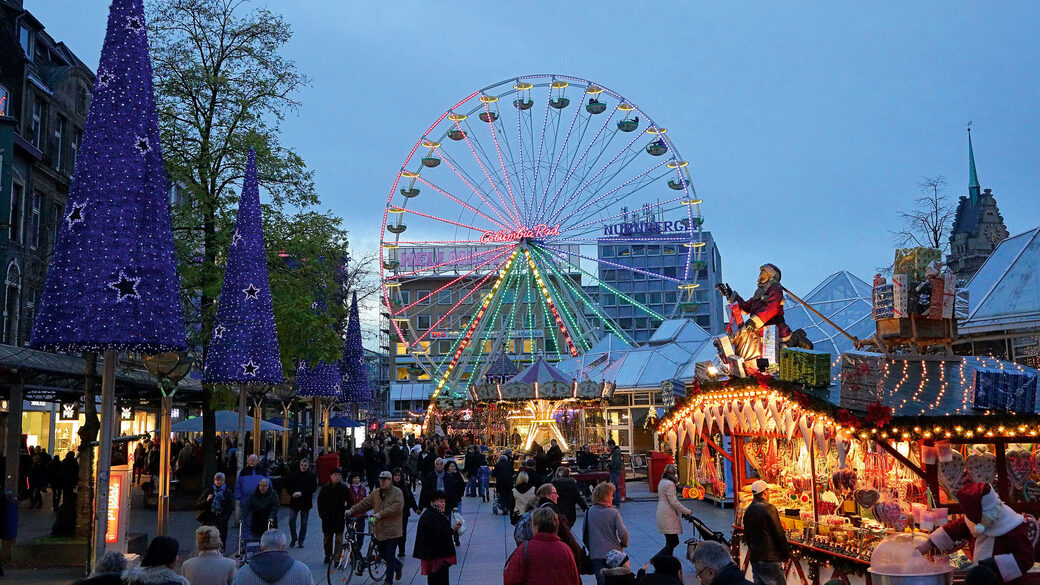 Kerstmarkt van Duisburg met reuzenrad