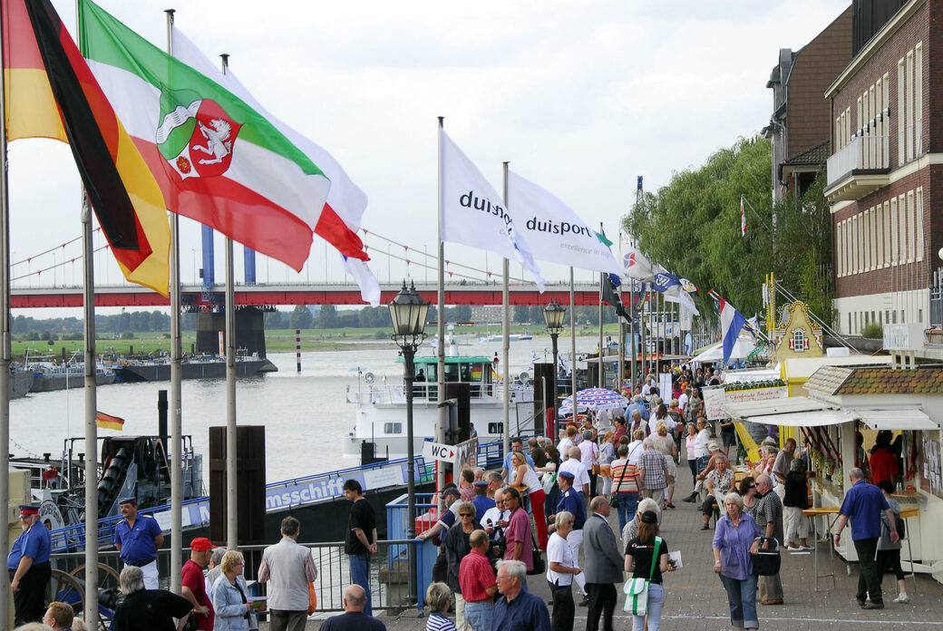 Het havenfestival op de Rijnpromenade